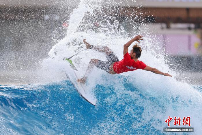 天顺娱乐：2026年全国人工冲浪池公开赛在海南万宁开赛